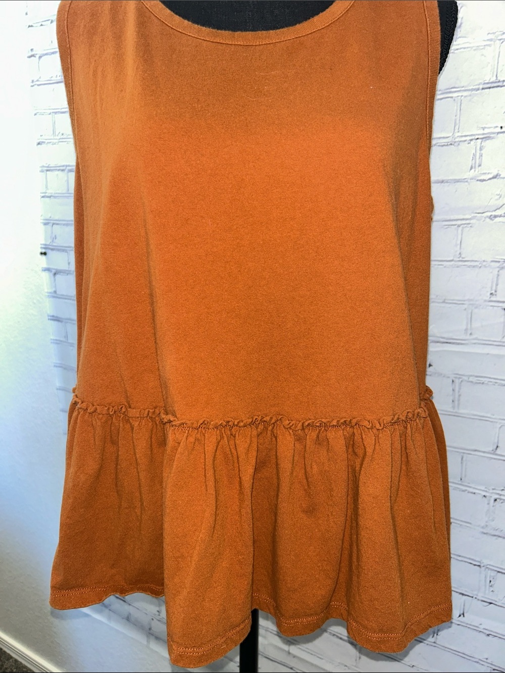 torrid Rust Orange Sleeveless Peplum Tank size 0x - Picture 2 of 8
